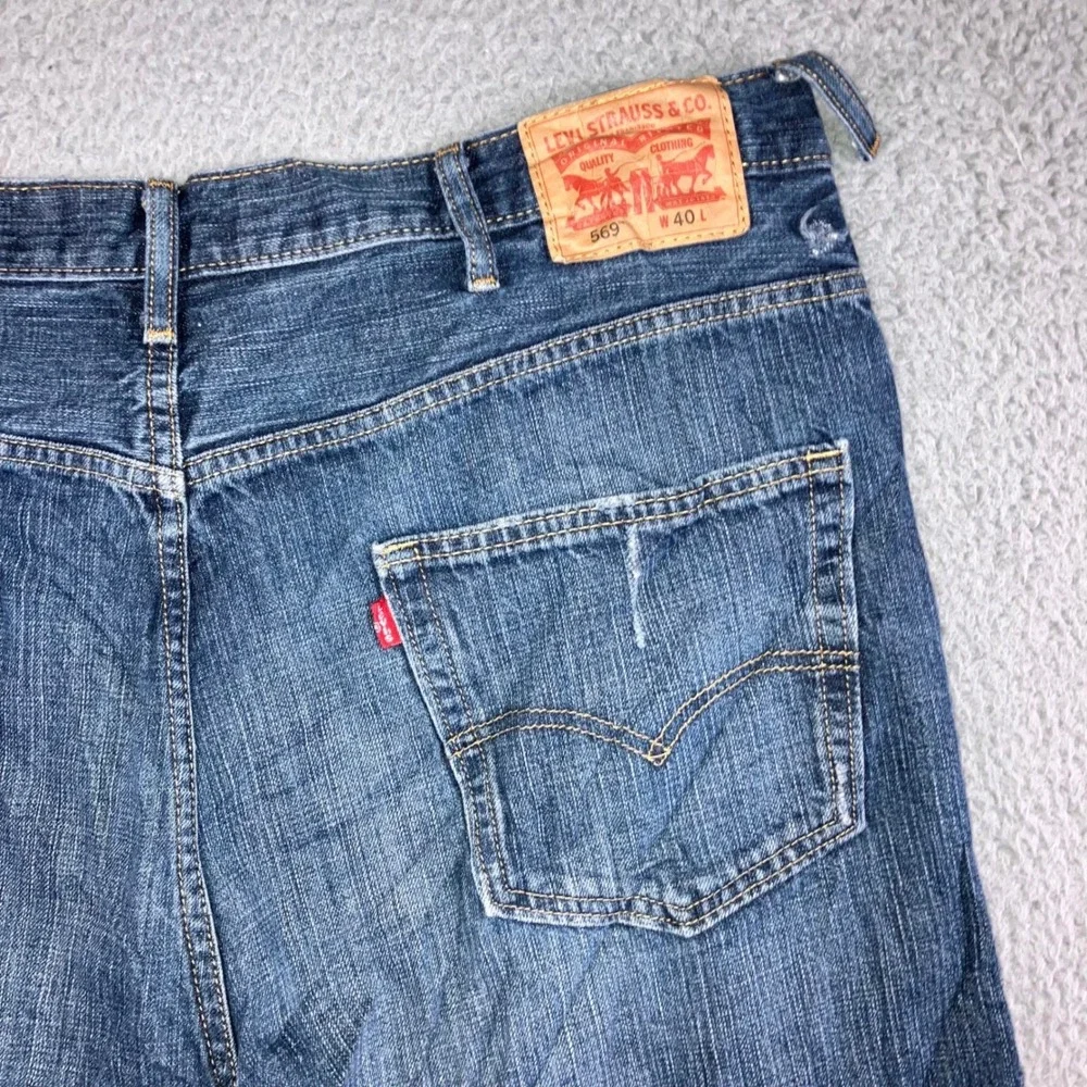 Levis 569 Denim Shorts Men 40 Blue‎ Loose Dark Wash Jorts Whiskered y2k Skater